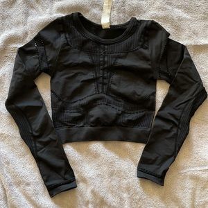 Fabletics cut out long sleeve crop top